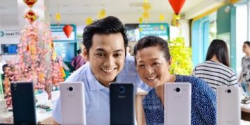 Sắm Smart Phone Viettel: Mua 1, được 12