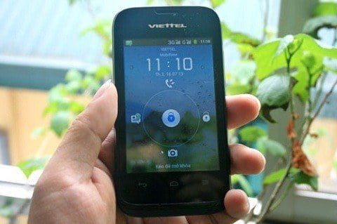 smartphone-viettel-v8404-gia-binh-dan-hut-khach%image_alt%